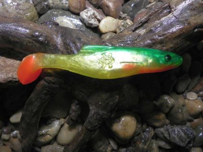 Shad 18 YG (1 kom.)
